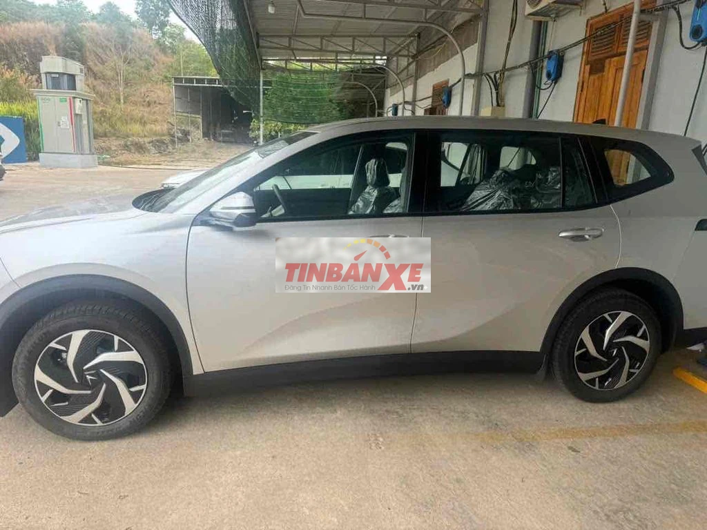 Xe điện VinFast vf Limo Green bạc
