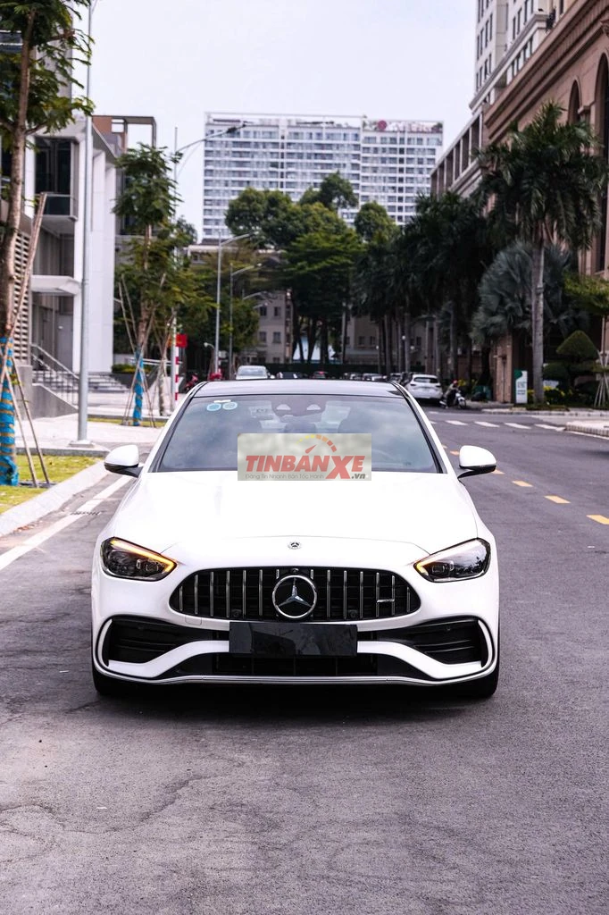 Mercedes C43 AMG Model 2024 - 9000km