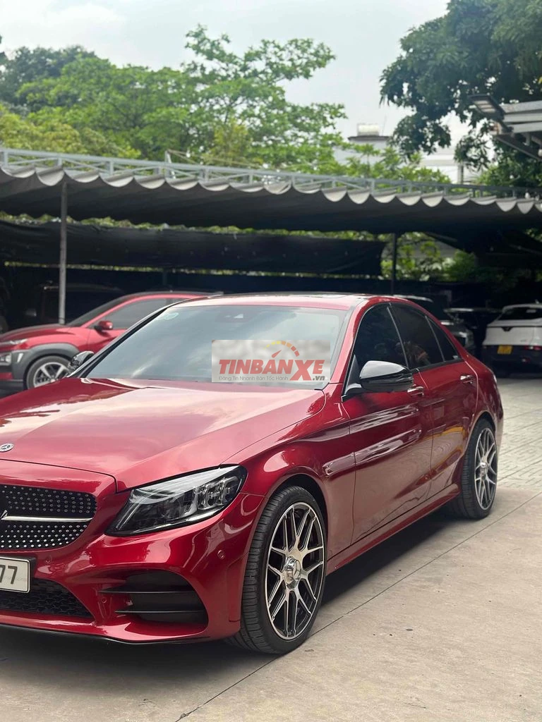 Mercedes-Benz C300 AMG Đỏ