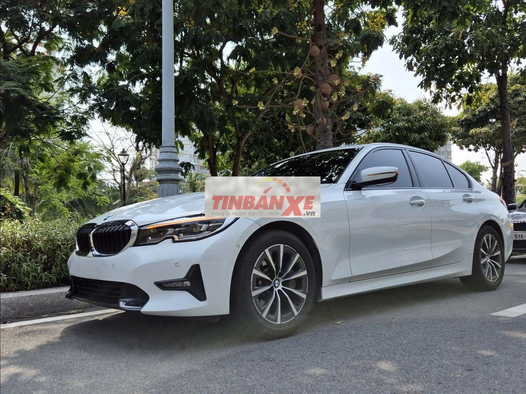 BMW 330i 2019 Trắng 40.000km