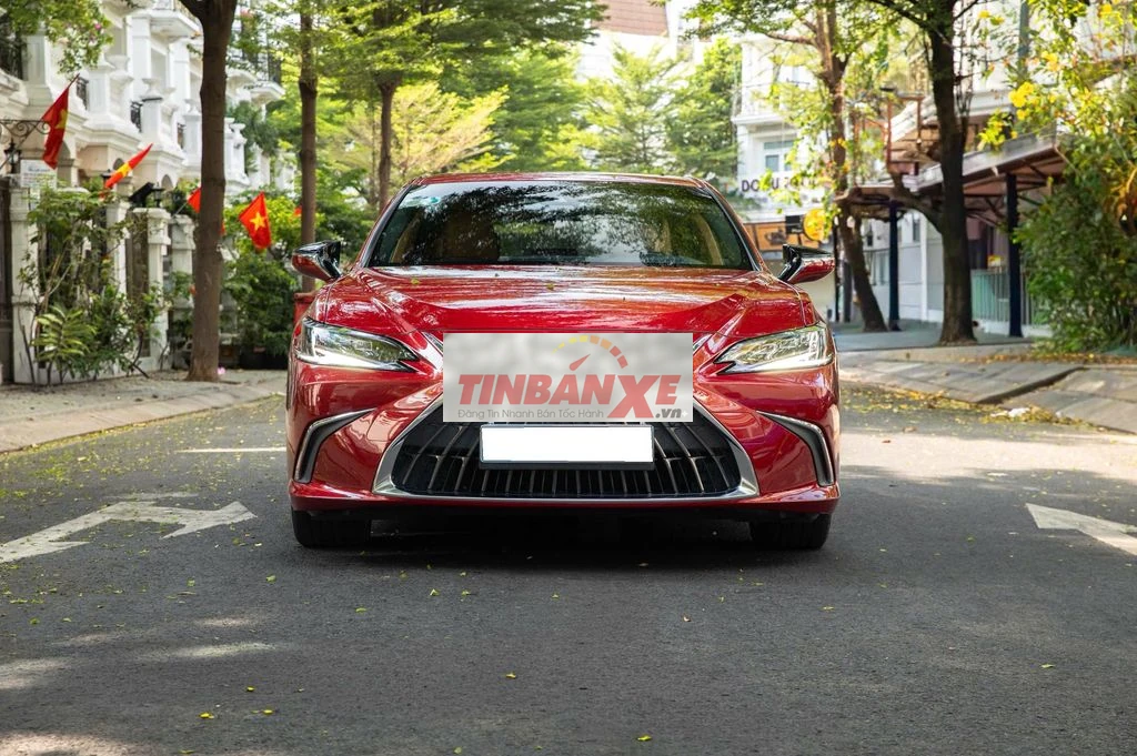 Lexus ES250 2024 Đỏ siêu lướt 20.000 km
