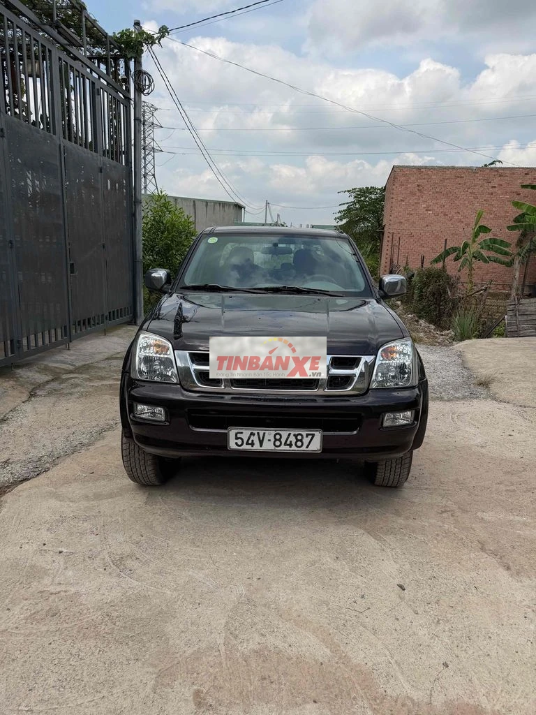 Isuzu D-Max Nâu