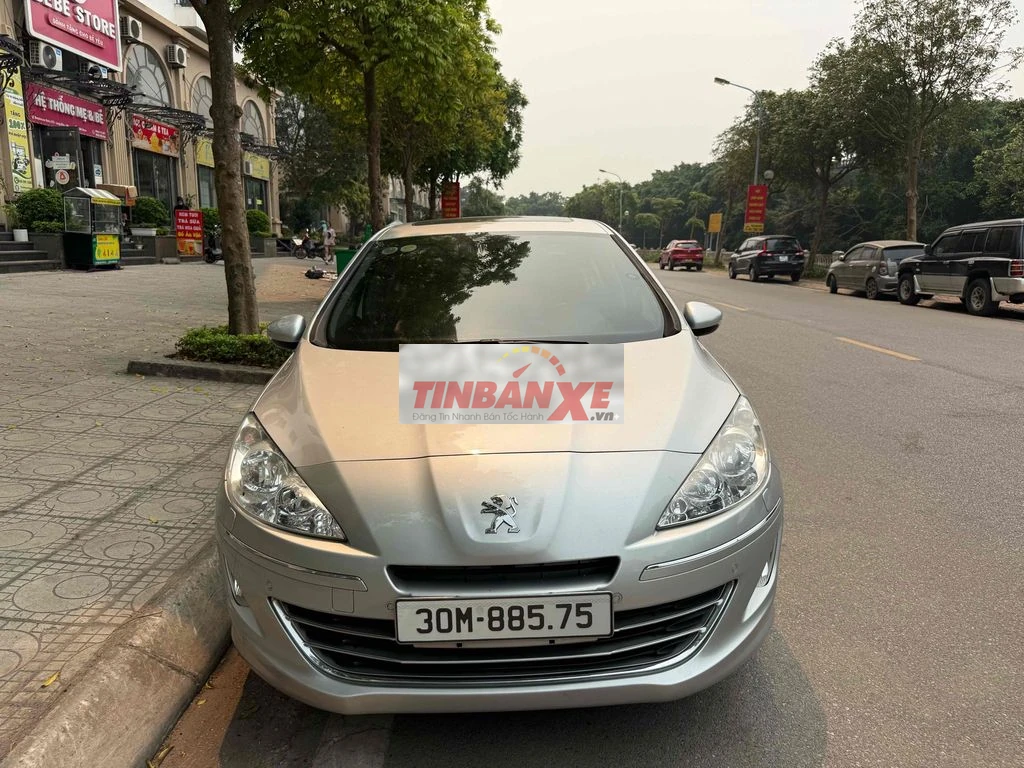 Peugeot 408 màu Bạc
