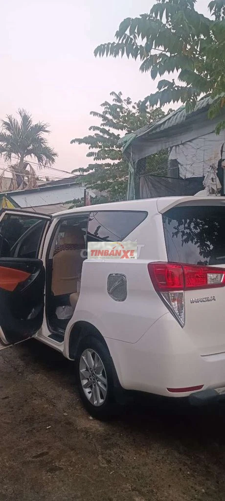 Toyota Innova 7 chỗ Trắng 87673 km