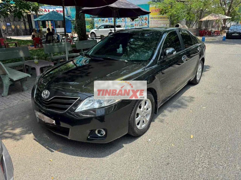 Toyota Camry nhập Mỹ 2010 xanh quân đội