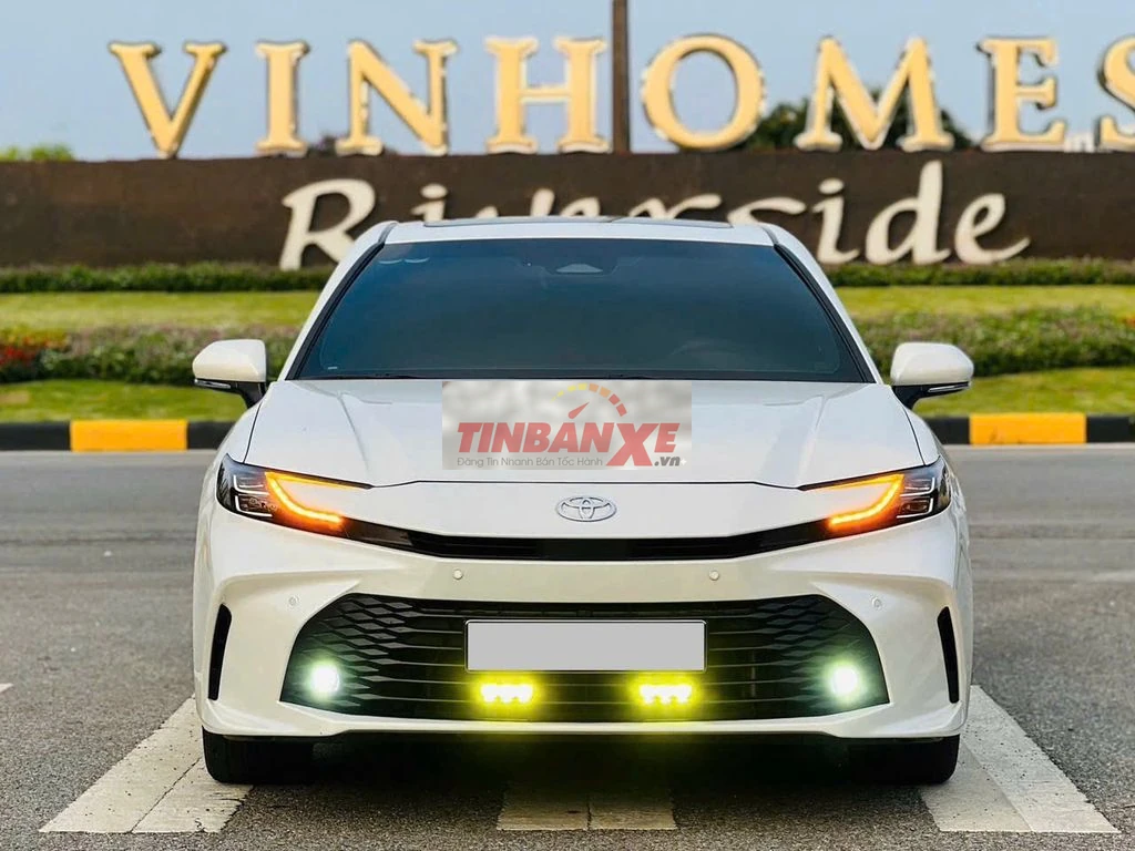 Toyota Camry 2.0Q 2025 Trắng 20000 km