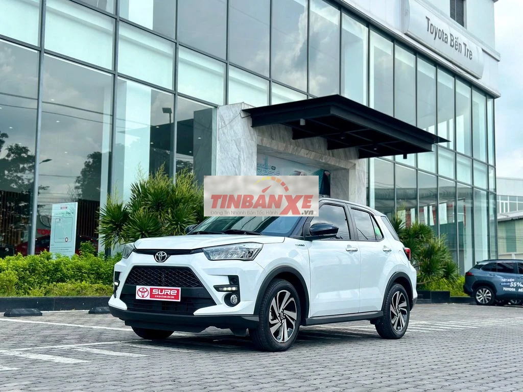 Toyota Raize 2025 Trắng nóc đen 7100 km