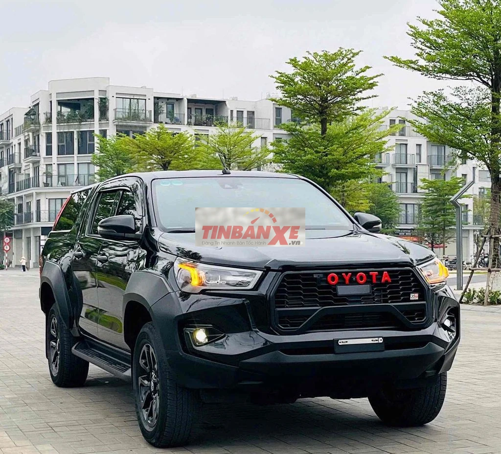 Toyota Hilux 2024 Adventure 2.8AT 4x4 45000Km