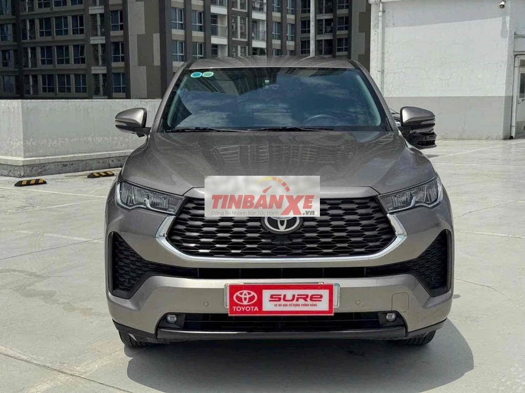 Toyota Innova Cross V 55.000 km Nâu