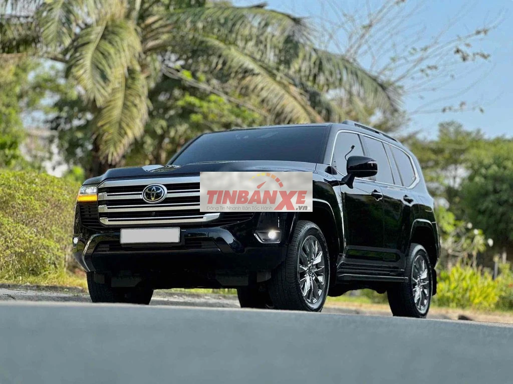 Toyota Land Cruiser 2022 Đen nội thất Kem mẫu mới