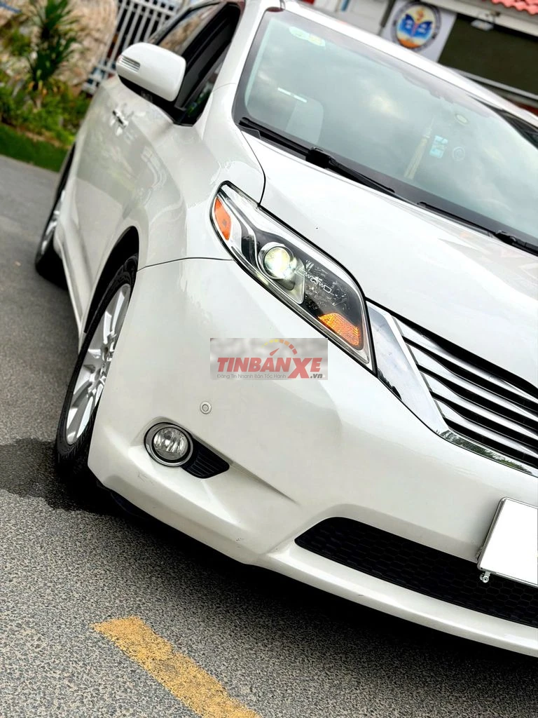 Bán hoặc đổi Toyota Sienna Limited Trắng NT Nâu
