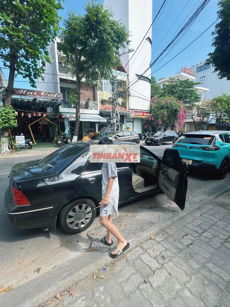 Ford Laser Tự động Đen
