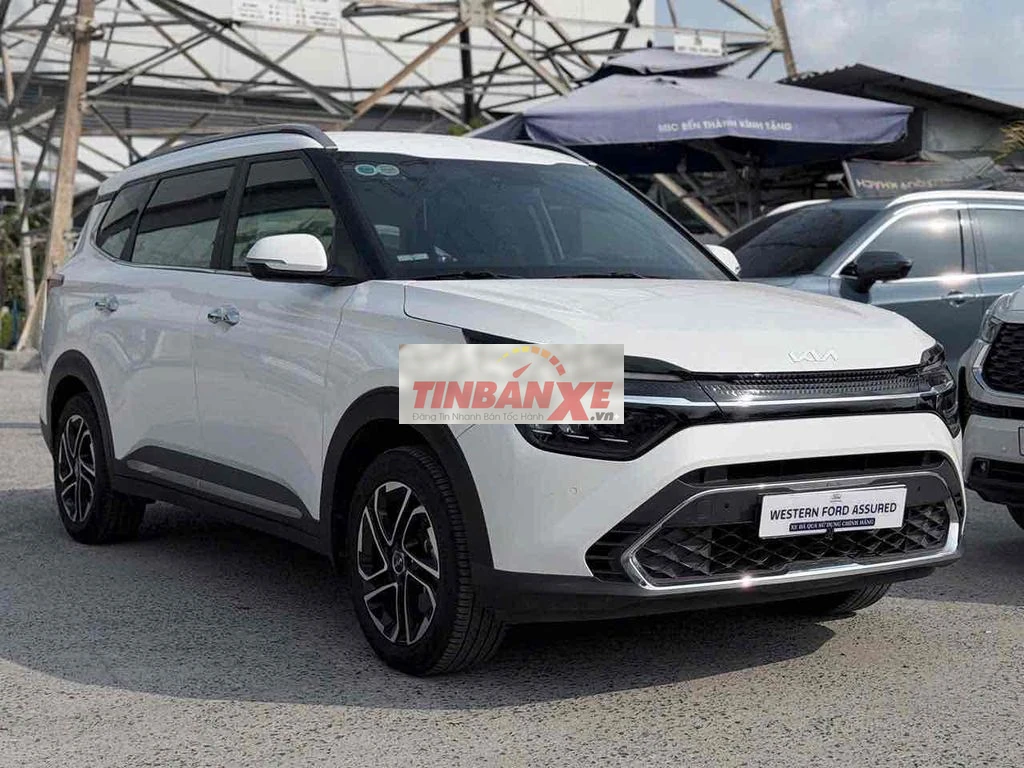 Kia Carens luxury 2024 trắng 32.500 km