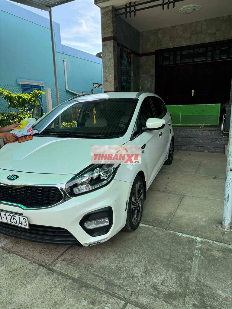 Kia Rondo 2019 Trắng 18105 km