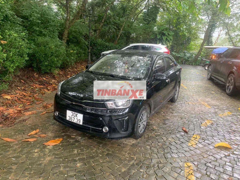 Kia Soluto màu Đen