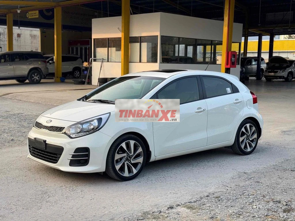 Kia Rio AT Hatchback 2015 Trắng 28.000km