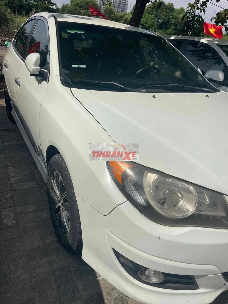Hyundai Avante 2013 1.6 MT Trắng