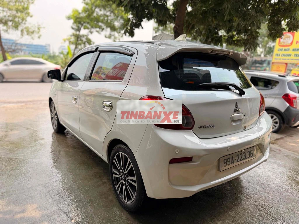 Mitsubishi Mirage 2017 Trắng 85000 km đẹp xuất sắc