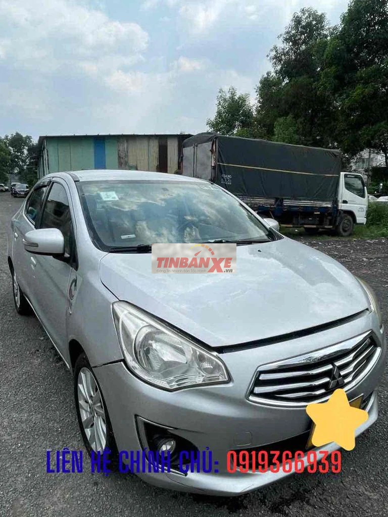 Mitsubishi Mirage Bạc