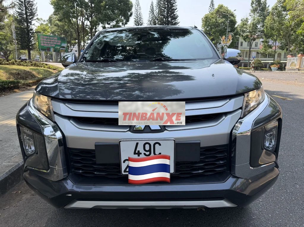 Mitsubishi Triton 2019 Xám