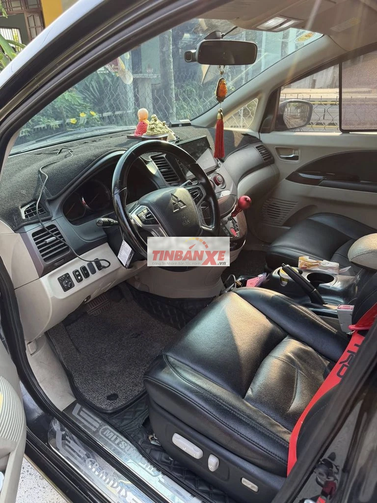 Mitsubishi Grandis 2009 chuyên cơ mặt đất cần bán