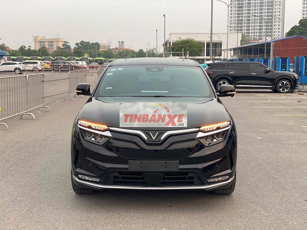 Xe điện VinFast VF8 Plus 2023 Đen