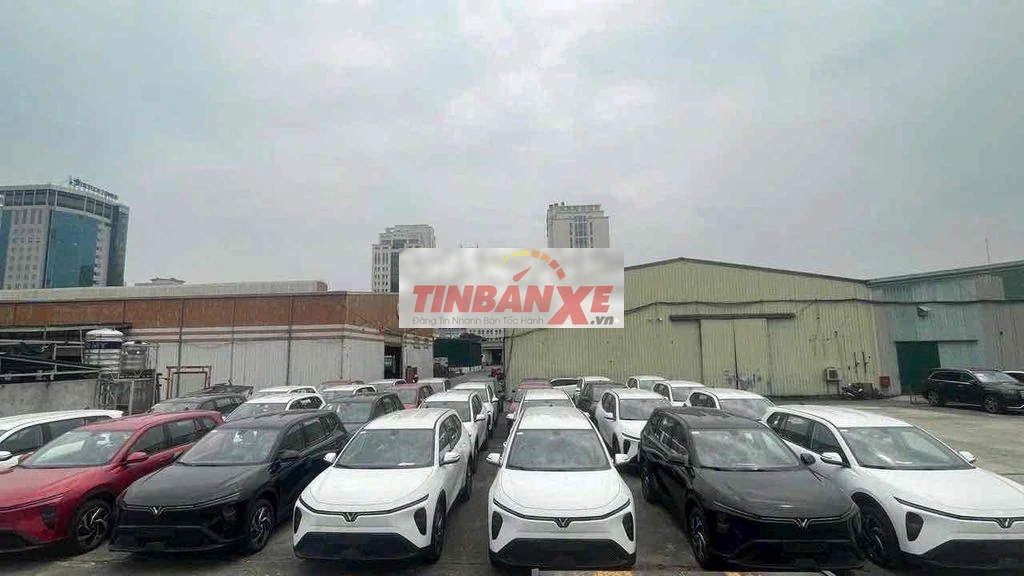 VinFast Limo Green giá chỉ từ 644 triệu