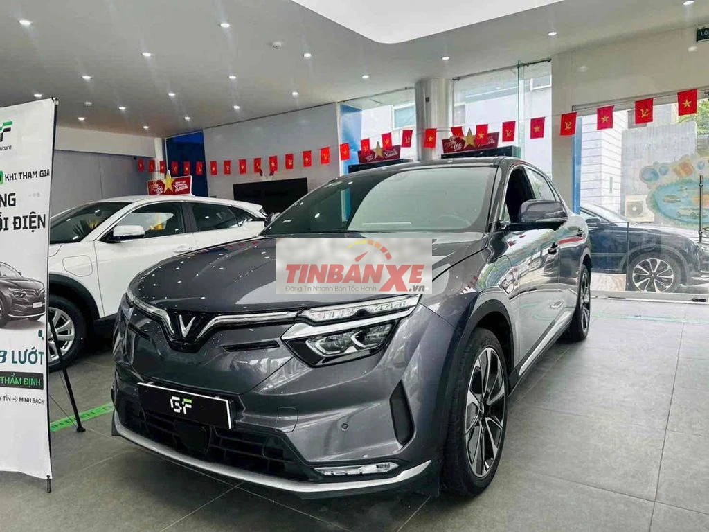VinFast VF8 Lux 2023 - 350000 km