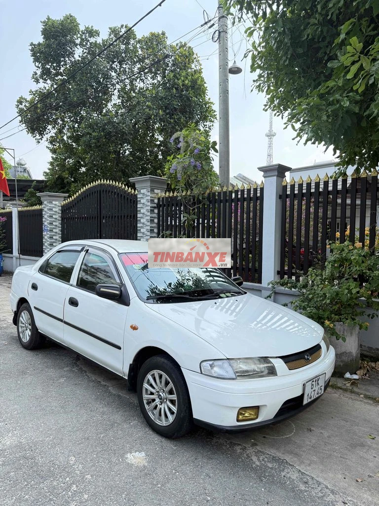 Mazda 323 1999 Trắng