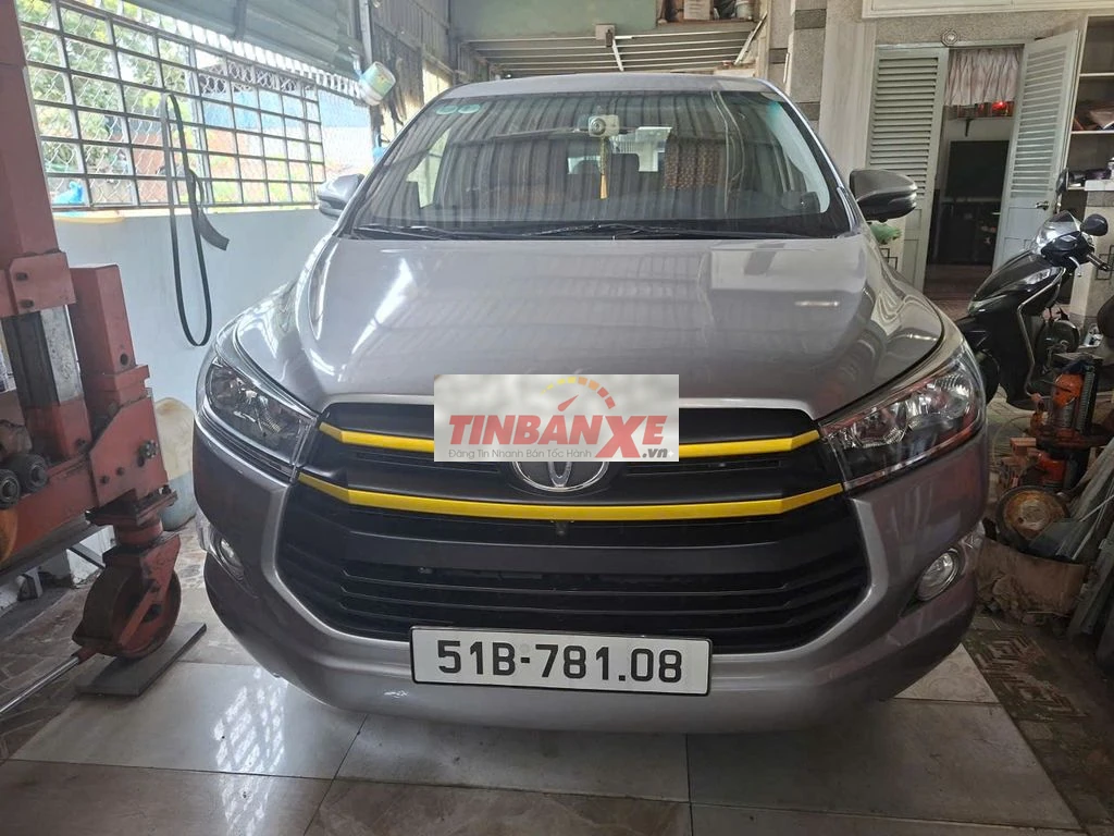 Toyota Innova E 2018 Bạc