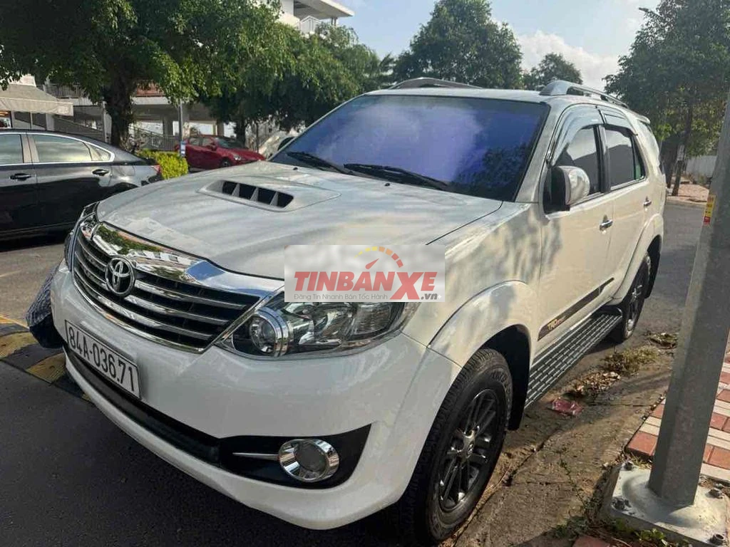 Toyota Fortuner 2015 2.5G ( Số sàn) - Xe rất đẹp