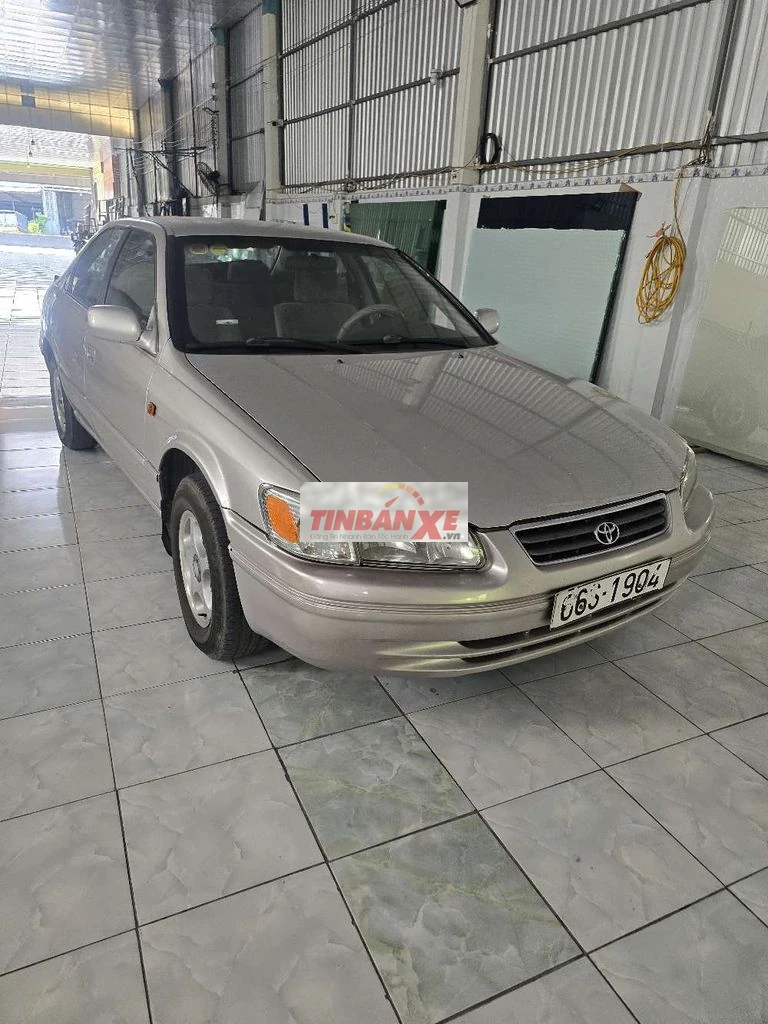 Toyota Camry 2001 Bạc