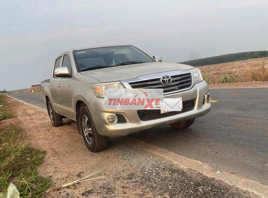Toyota Hilux 2011 Vàng cát