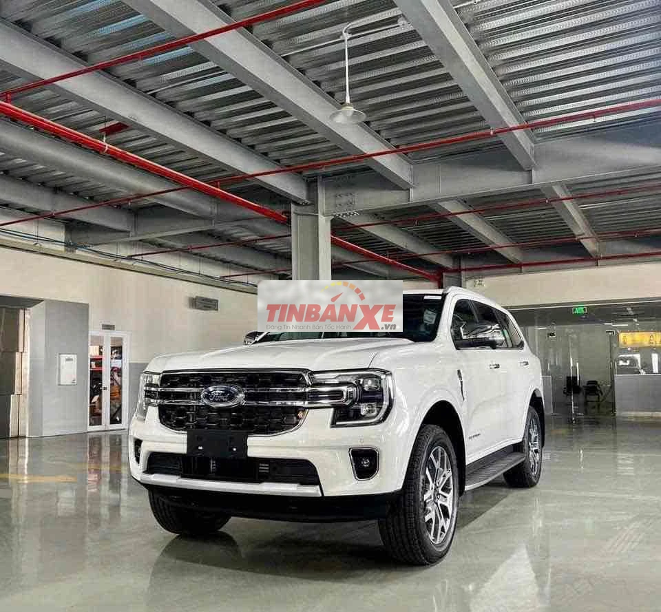 ✅Everest Titanium 2026 ( Trắng Đen Xám) Giao Ngay