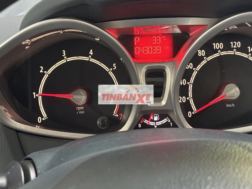 Ford Fiesta Đỏ Tự động 40.000 km