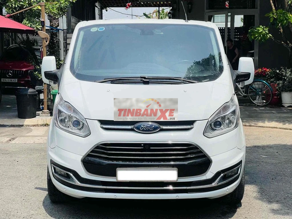 Ford Tourneo Limousine 2021 VIP đi ít