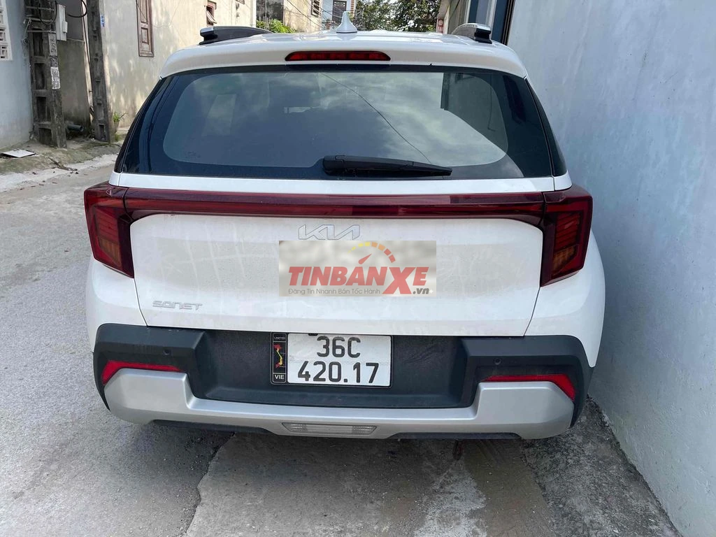 Kia Sonet 2025 trắng