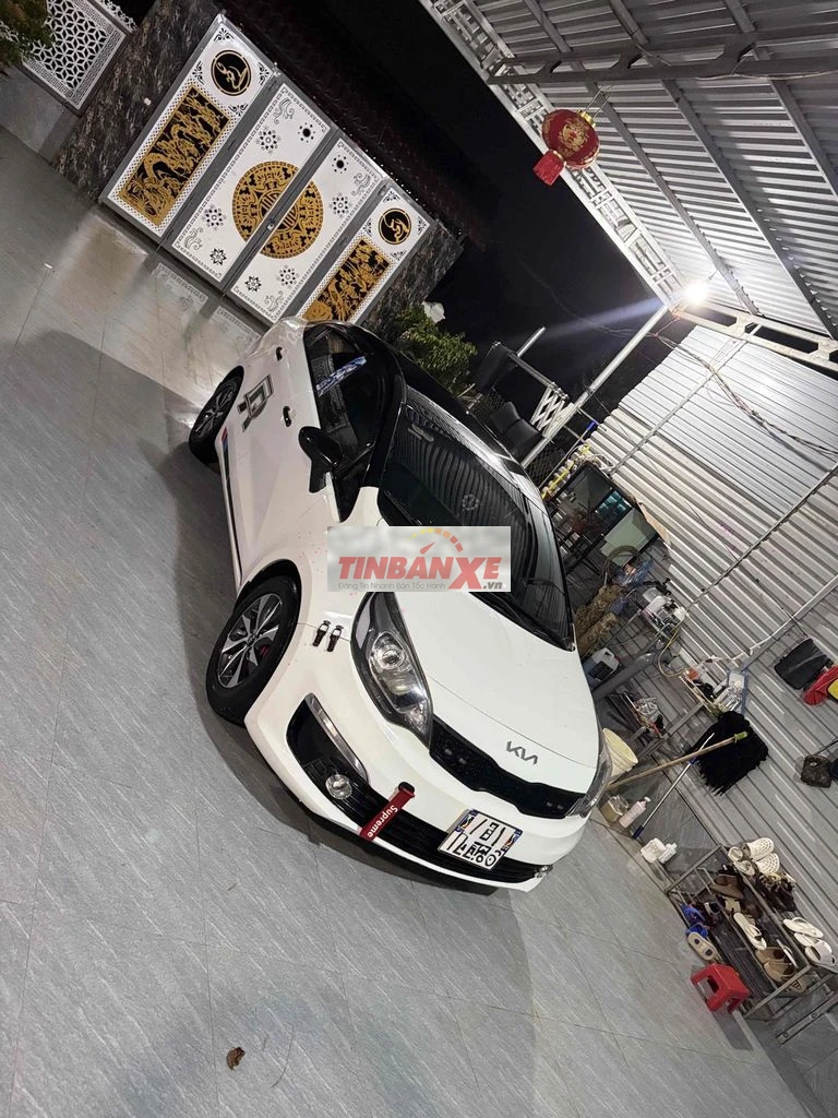 Kia Rio MT 2015 Trắng 120000 km