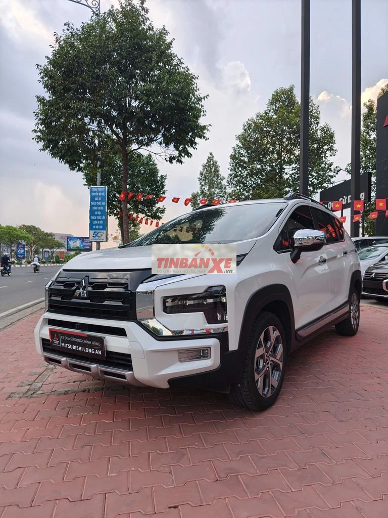 Mitsubishi Xpander Cross Trắng 12651 km