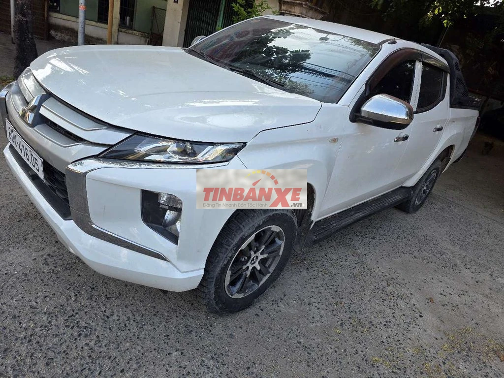 Mitsubishi Triton 2022 Trắng