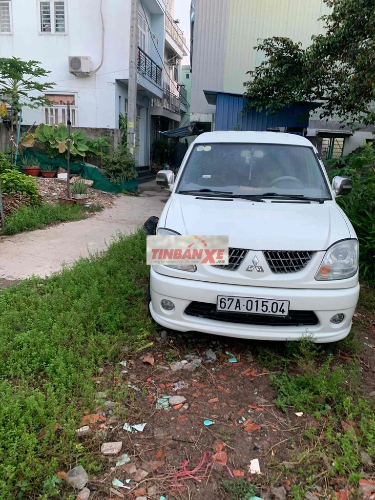 Mitsubishi Jolie 7 chỗ Trắng