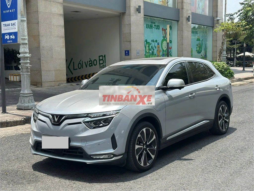 Vinfast VF8 Lux 2024 - Màu xám - 1v2km - Mua pin