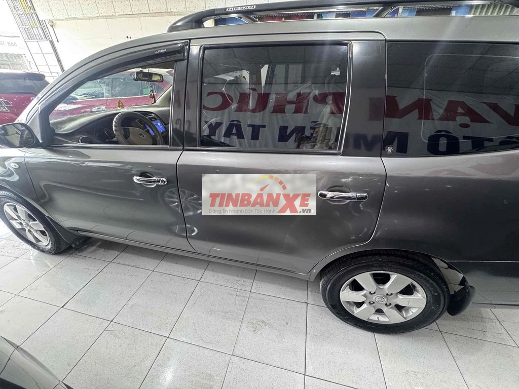 Nissan Grand Livina 2011 Xám