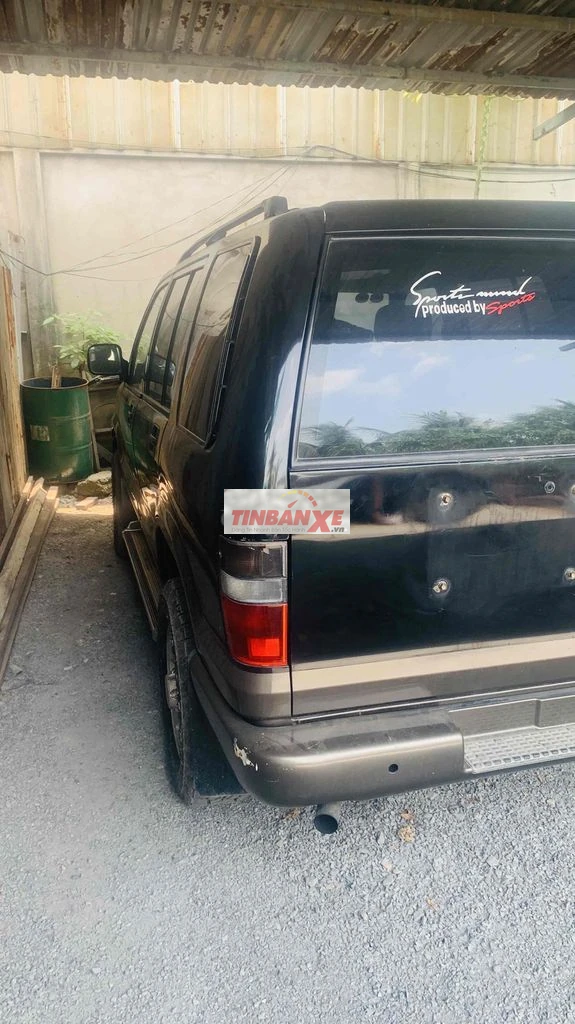 Isuzu Trooper 7 chỗ
