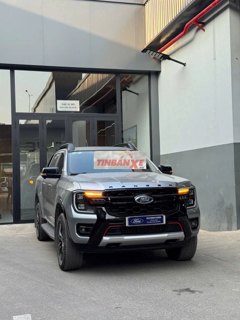 Ford Ranger stormtrak 4x4 nhập thái 2025 siêu lướt