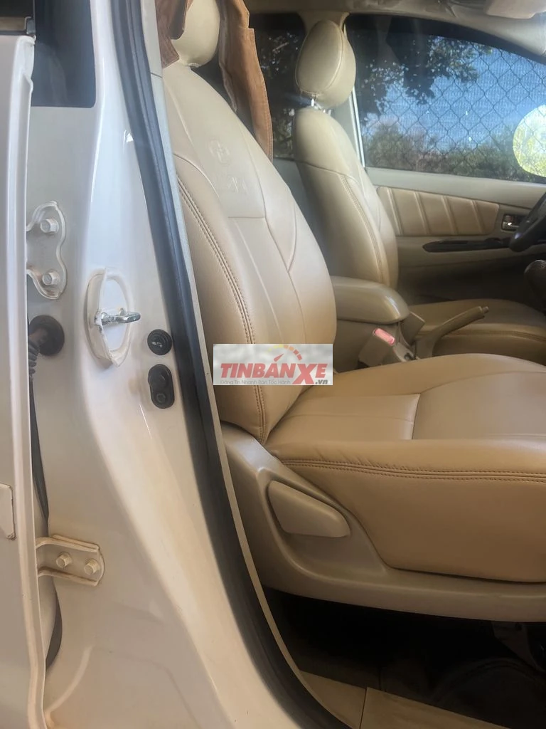 Toyota Innova 2016 E Trắng