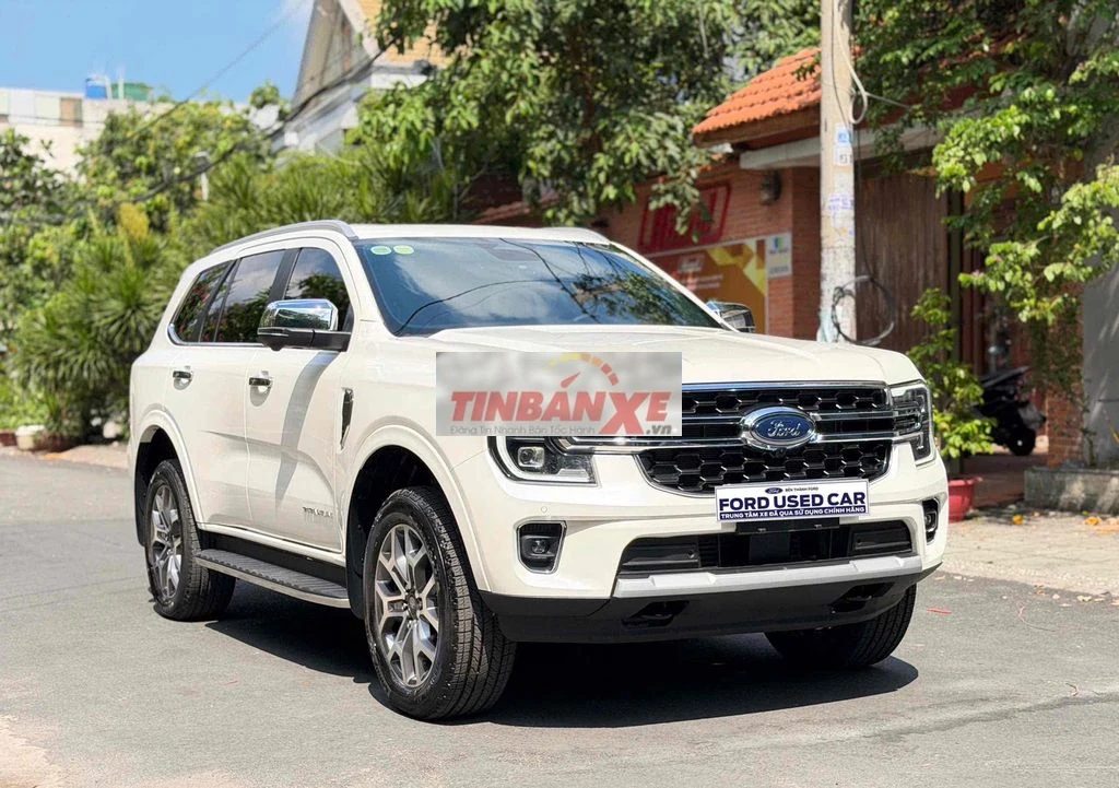 ✅ Ford Everest 2025 2.0l Titanium 4x4 - 5.300km