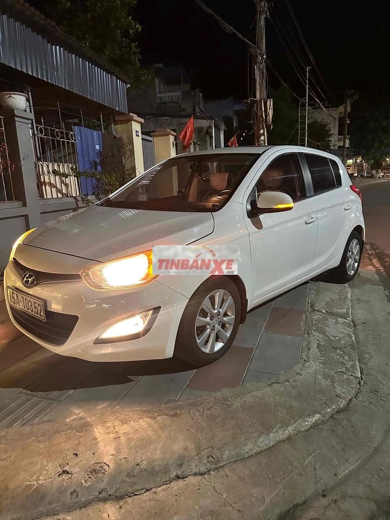 Hyundai i20 màu Trắng 2014