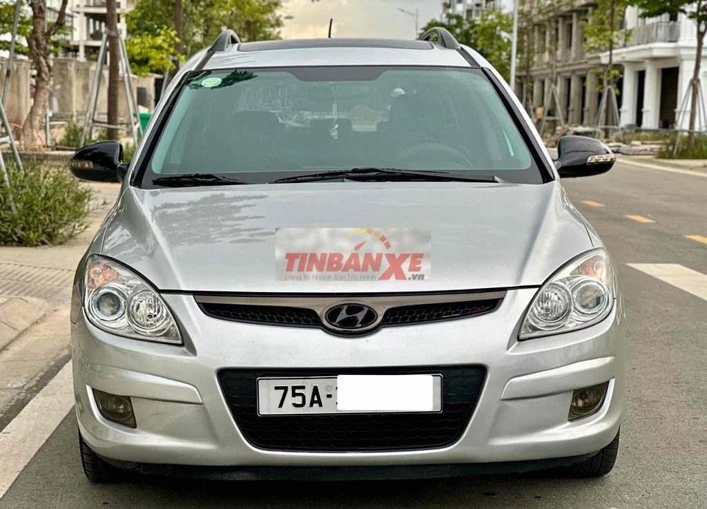 Hyundai i30 CW Bản Full Bạc