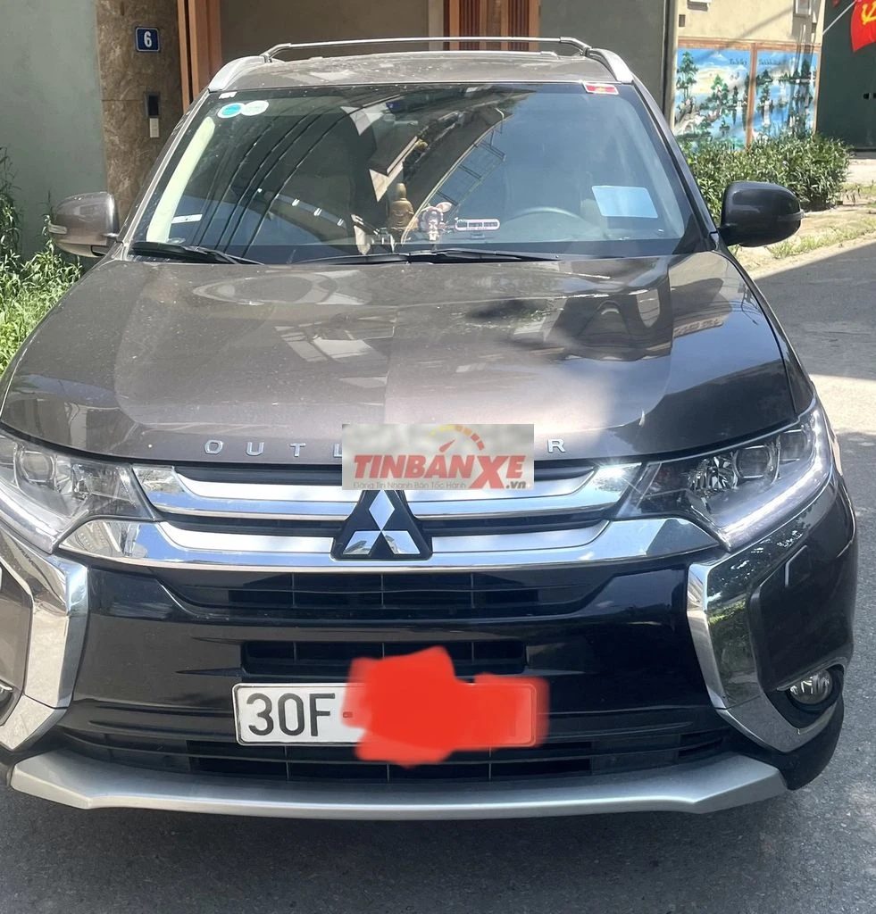 Mitsubishi Outlander Nâu 7 chỗ